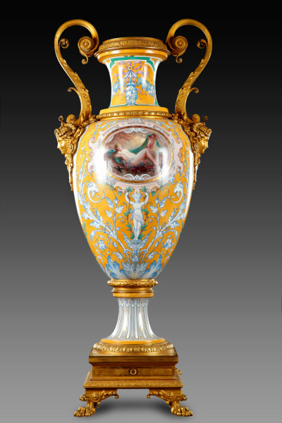 Sèvres-Vase, Tobogan Antiques