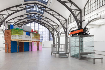 Ausstellungsansicht „Hello World. Revision einer Sammlung“ / Agora Hamburger Bahnhof – Museum für Gegenwart – Berlin, 2018 © Nationalgalerie – Staatliche Museen zu Berlin / Thomas Bruns