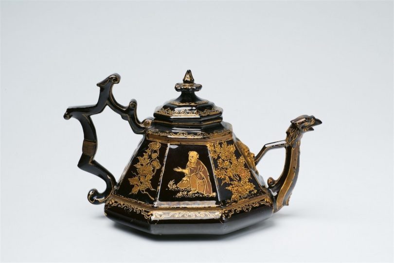 Teekanne mit Lackbemalung, Meißen, um 1710 - 15, das Modell dem Hofsilberschmied Johann Jakob Irminger, zugeschrieben, die Bemalung Martin Schnell, zugeschrieben, Foto: Metz, Heidelberg