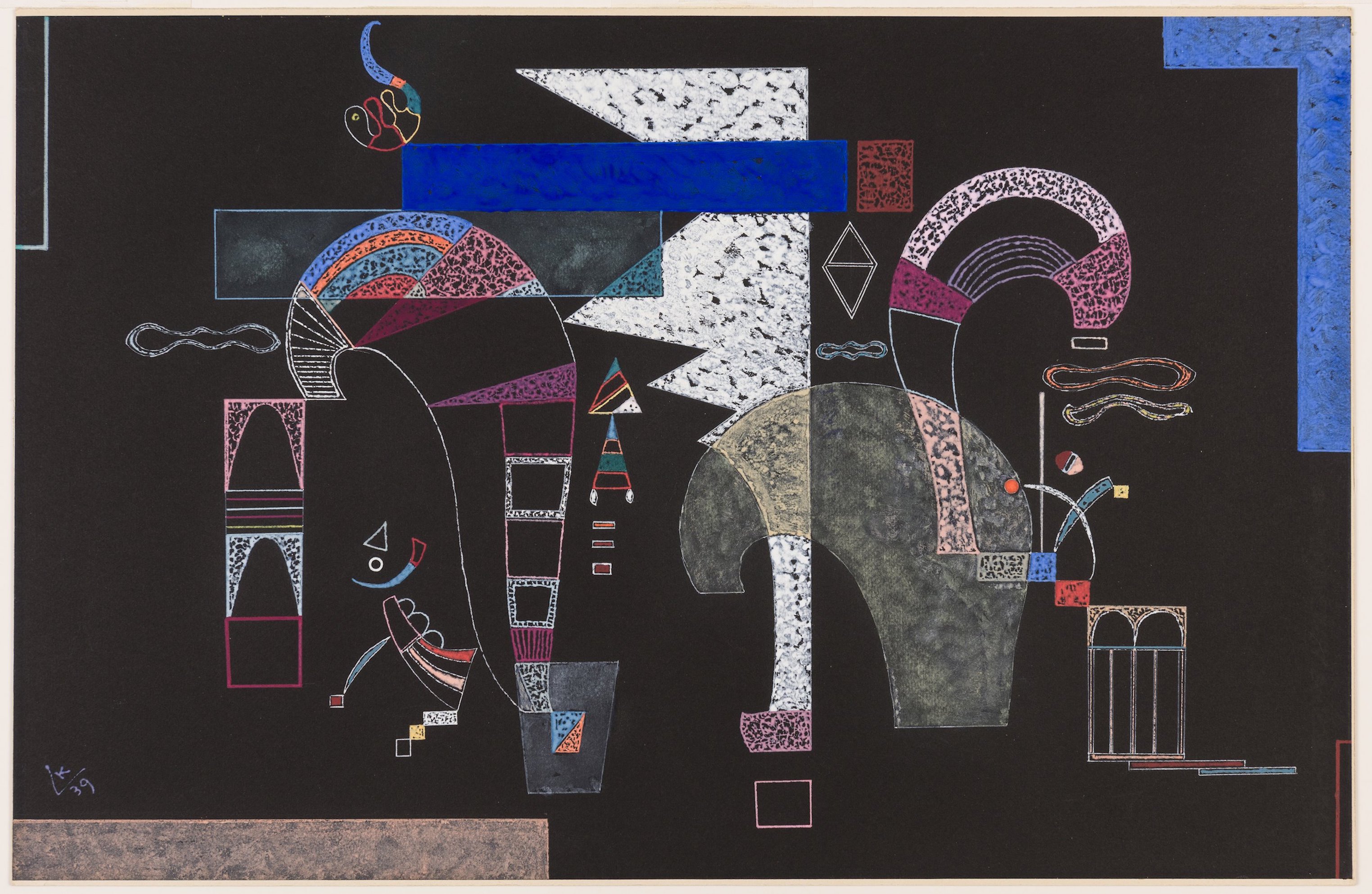 Als die Formen tanzen lernten Während andere Künstler seiner Generation Aquarelle und Gouachen als Skizzen betrachteten, sah Wassily Kandinsky sie als eigenständige Kunstwerke. Ab 1935 begann er, mit einer neuen Technik zu experimentieren: Tempera trug er auf schwarzes Papier auf, um seine opaken Lilanuancen und Blautöne auf dem Bildgrund zum Vibrieren zu bringen. Die vorliegende Gouache „White Form (La Forme Blanche)