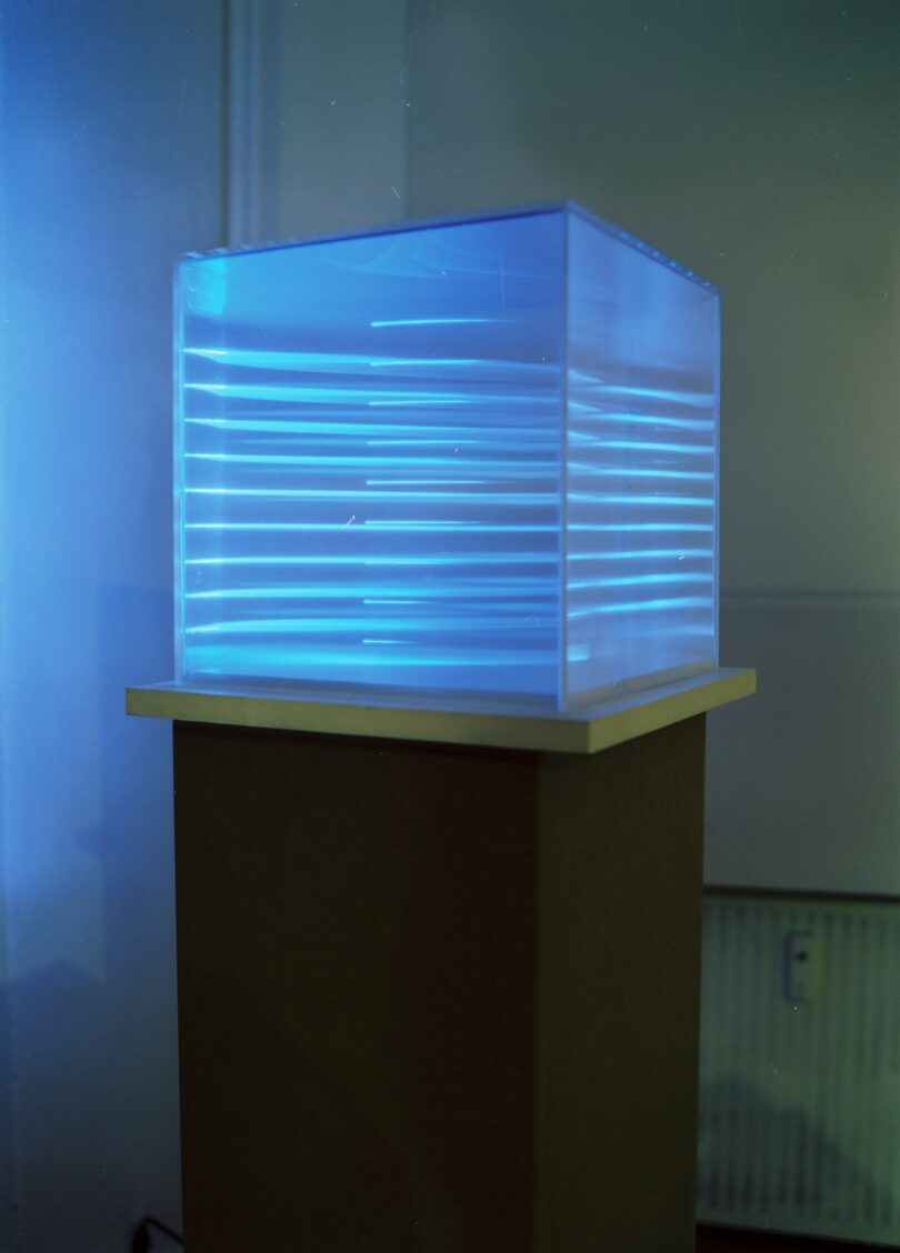 „Blue Box: The Trapped Light“, 2000 © Dieter Jung