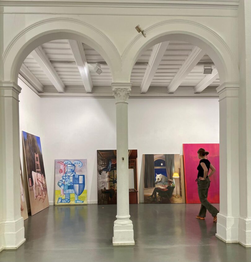 Ein Einblick in die Ausstellung „I wonder all night“ im Kunstquartier Bethanien in Berlin-Kreuzberg