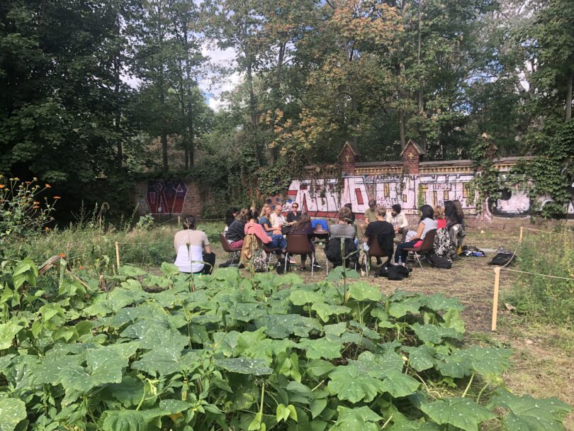 Der Workshop „Soil Care“ im Garten von Spore