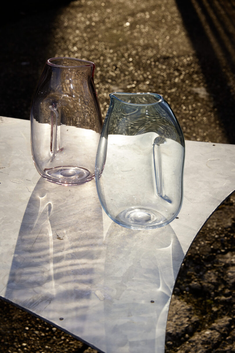 Diese Karaffen entwarfen Shantala Chandel und Matthias Gschwendtner für Analog Glass