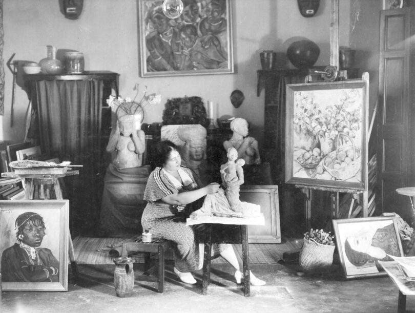 Irma Stern in ihrem Atelier