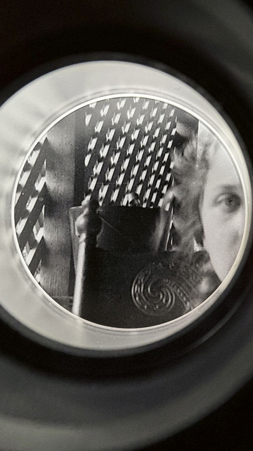 „The Travelling Eye“ (2024) der Künstlerin Kathrin Sonntag.