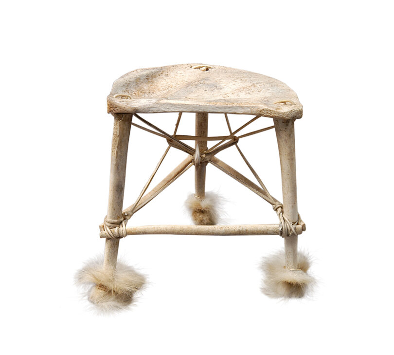 Ein Hocker der Inuit