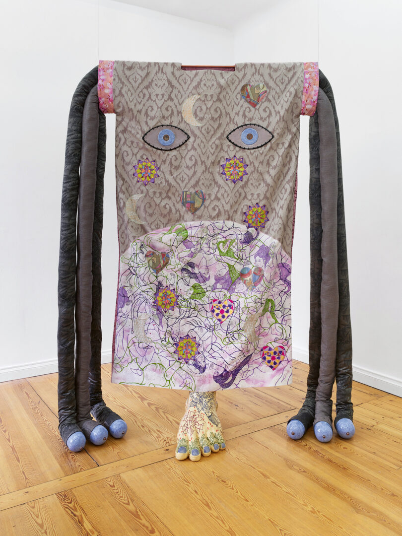 Werk „Giant, Foot and Tentacules“ aus dem Jahr 2024 von Nadira Husain ist Teil der Schau im Kunstmuseum Stuttgart