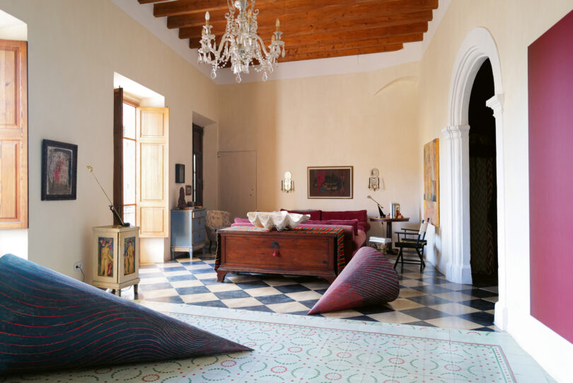 Das Bild zeigt ein Schlafzimmer.