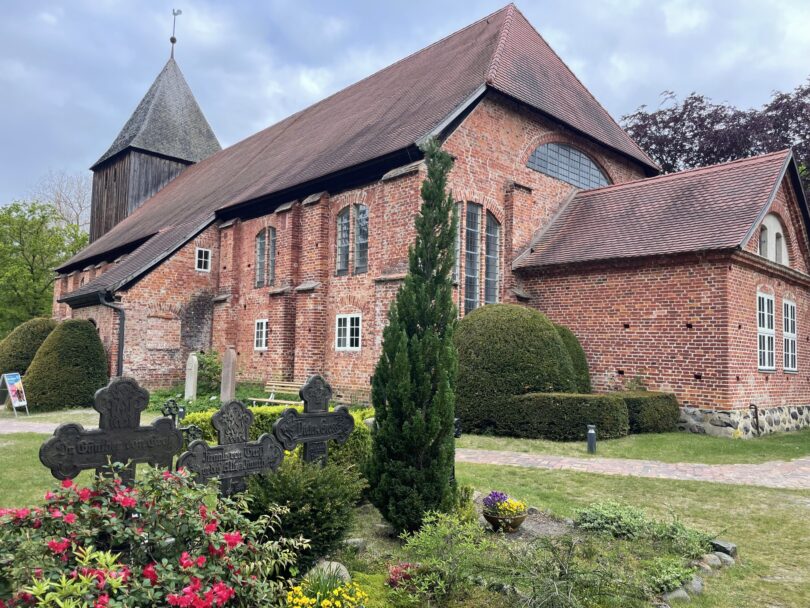 Die Seemannskirche aus rotem Backstein in Prerow