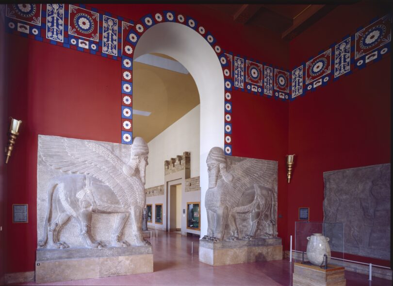 Die Nachahmung eines assyrischen Palastraums, 1934/1958, wird bei der Neugestaltung des Museums bewahrt. © Klaas Goeken/SMB, VAM
