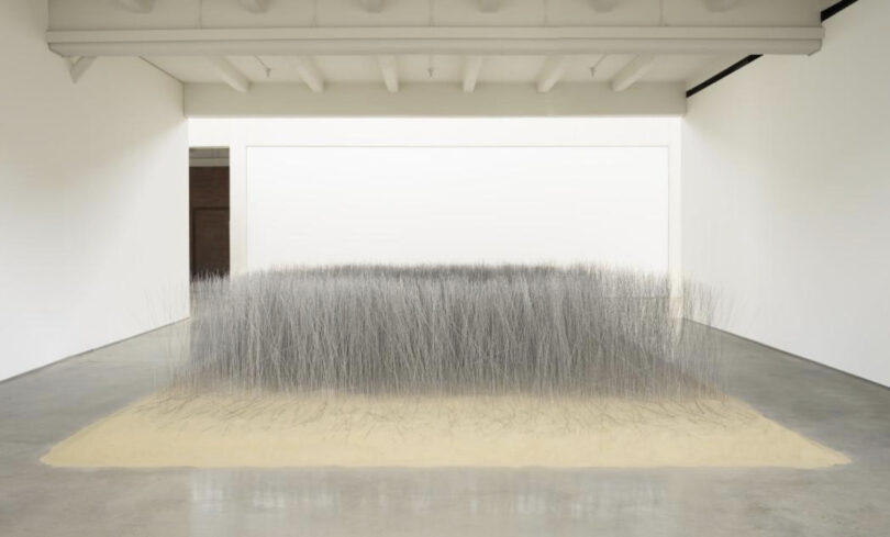Lee Ufan, „Relatum“, 1969/2019. Installation Ansicht, Dia Beacon, New York. © Lee Ufan/Licensed by Artists Rights Society (ARS), New York/ADAGP, Paris. Foto: Bill Jacobson Studio, New York